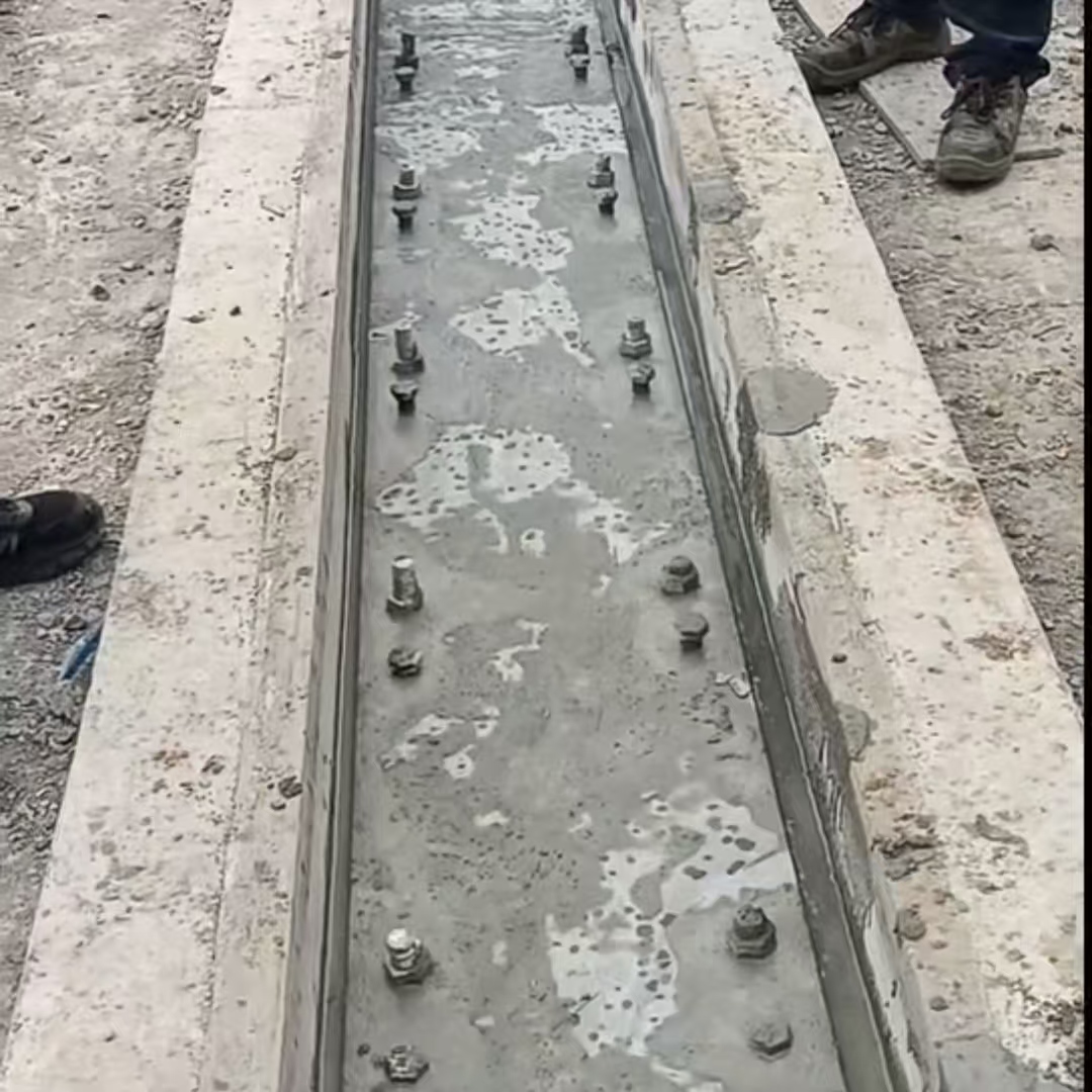屏东县港口码头起重机龙门吊重型机械设备稳固用早强快凝轨道胶泥
